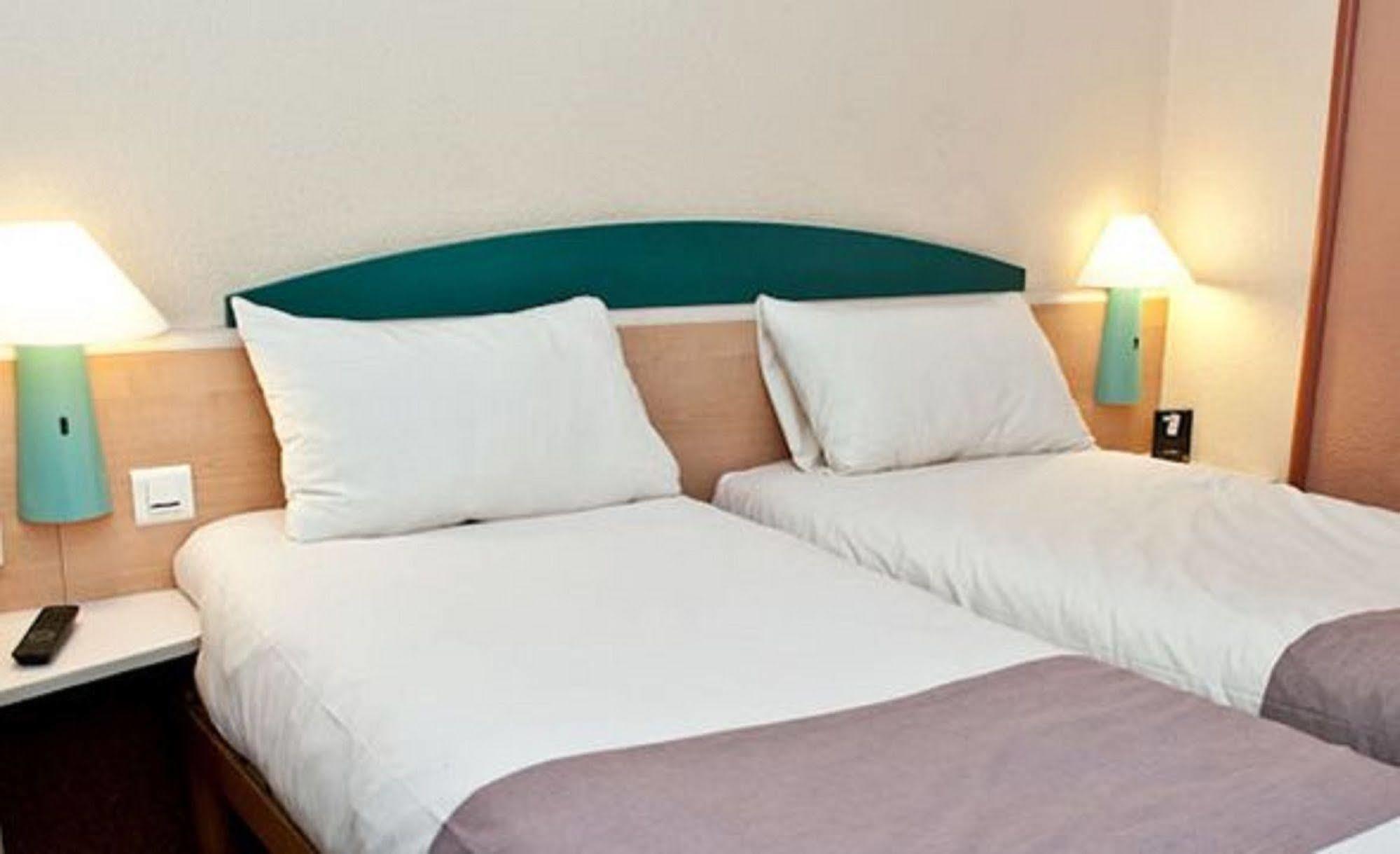 Egg Hotel Gonesse Luaran gambar
