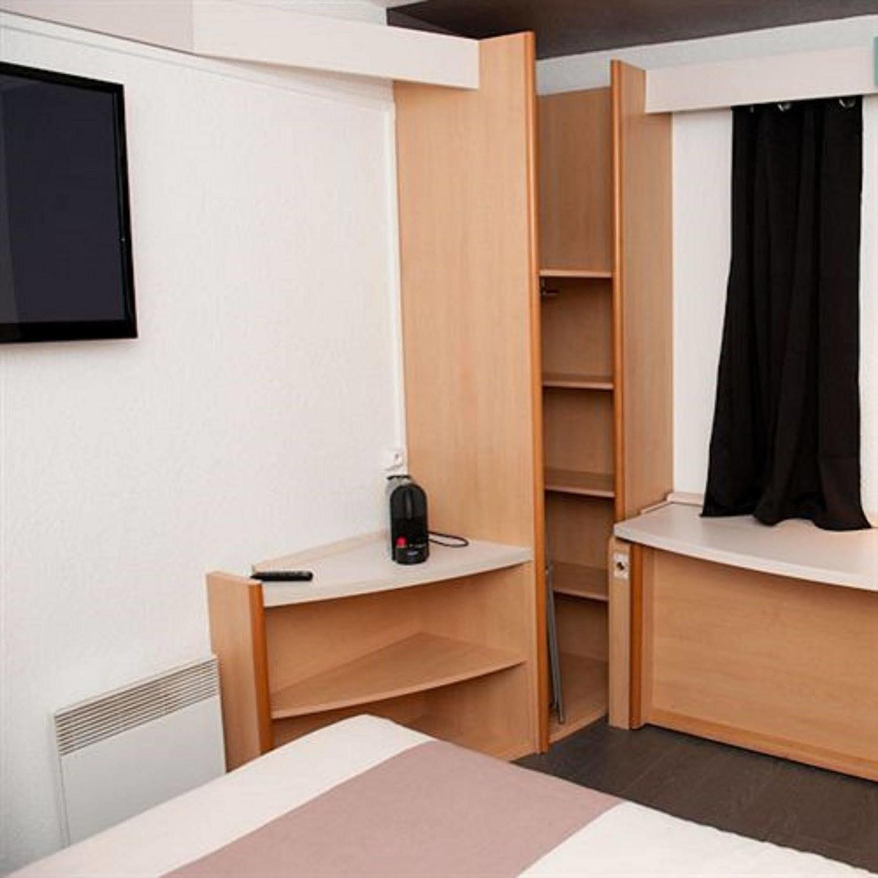Egg Hotel Gonesse Luaran gambar
