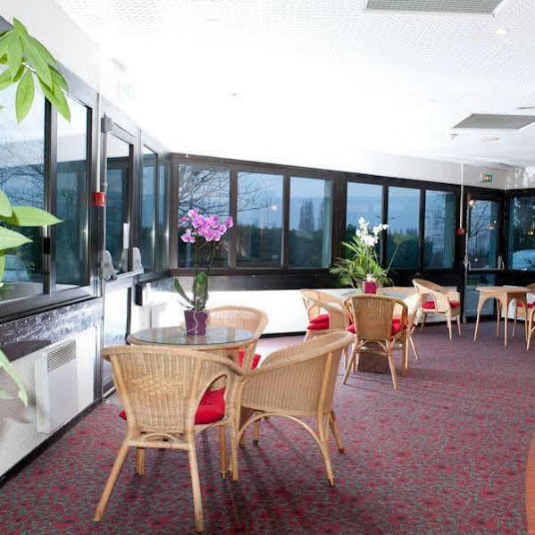 Egg Hotel Gonesse Luaran gambar